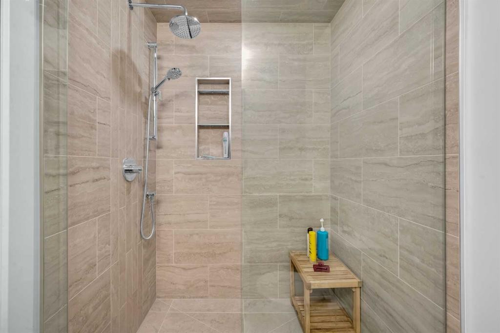 15 Ranch Glen Drive Nw, Calgary, AB - Indoor Photo Showing Bathroom