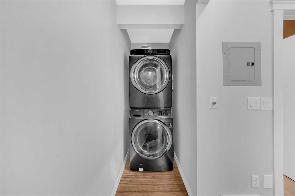 15 Ranch Glen Drive Nw, Calgary, AB - Indoor Photo Showing Laundry Room