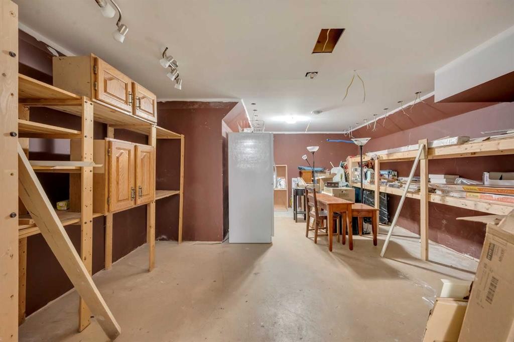 15 Ranch Glen Drive Nw, Calgary, AB - Indoor