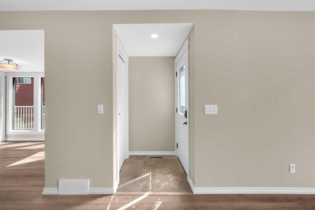 15 Ranch Glen Drive Nw, Calgary, AB - Indoor Photo Showing Other Room