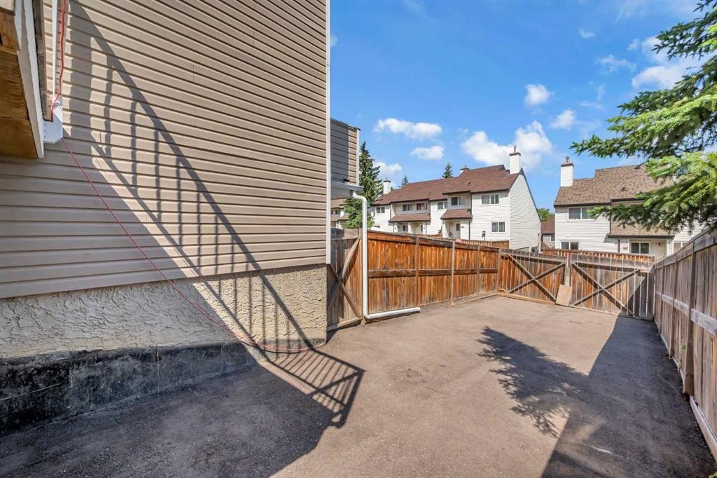 15 Ranch Glen Drive Nw, Calgary, AB - Outdoor With Exterior