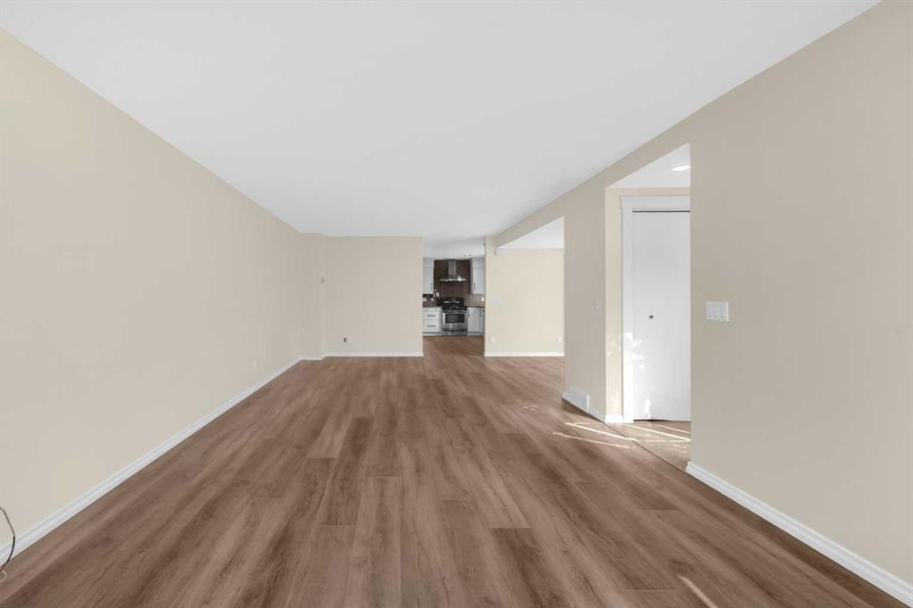 15 Ranch Glen Drive Nw, Calgary, AB - Indoor Photo Showing Other Room
