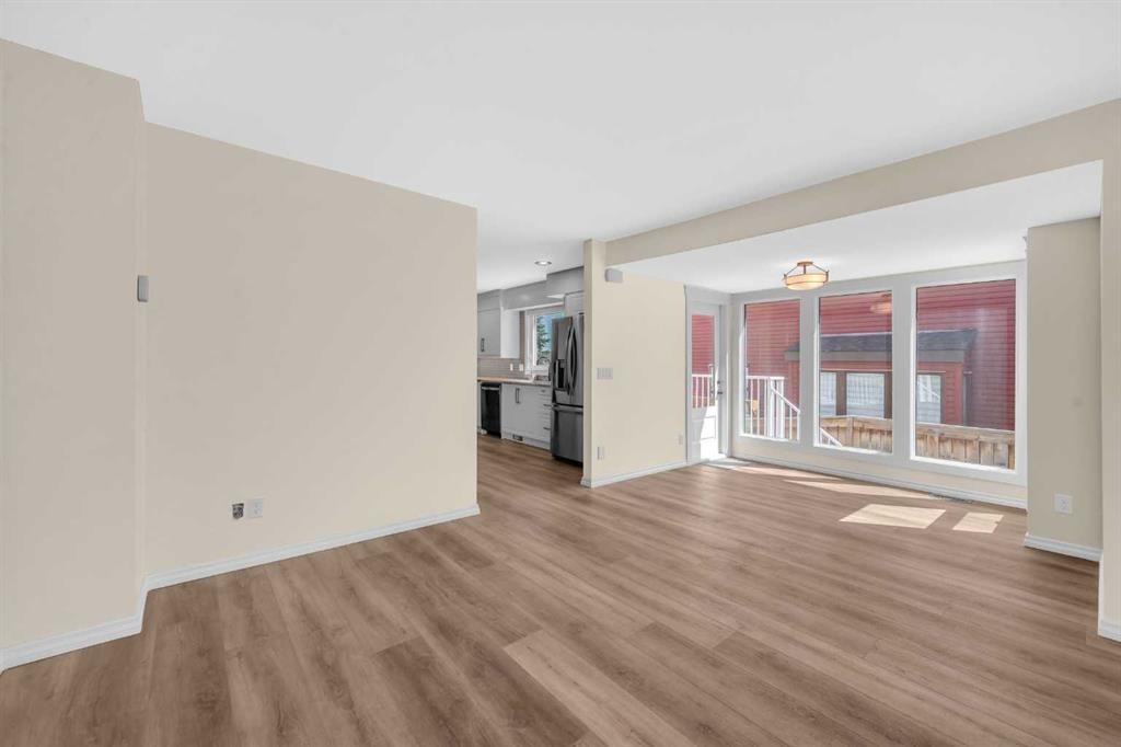 15 Ranch Glen Drive Nw, Calgary, AB - Indoor Photo Showing Other Room
