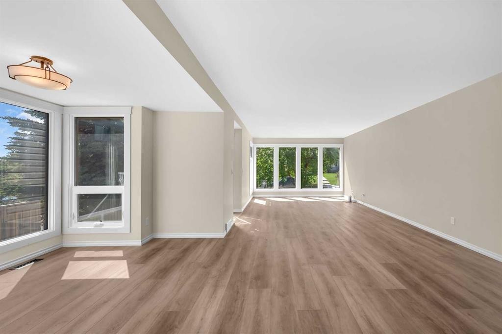 15 Ranch Glen Drive Nw, Calgary, AB - Indoor Photo Showing Other Room