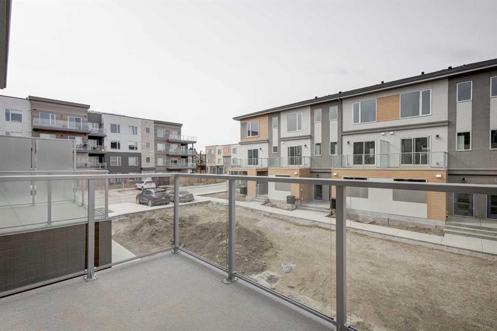 212 Shawnee Square Sw, Calgary, AB - Outdoor