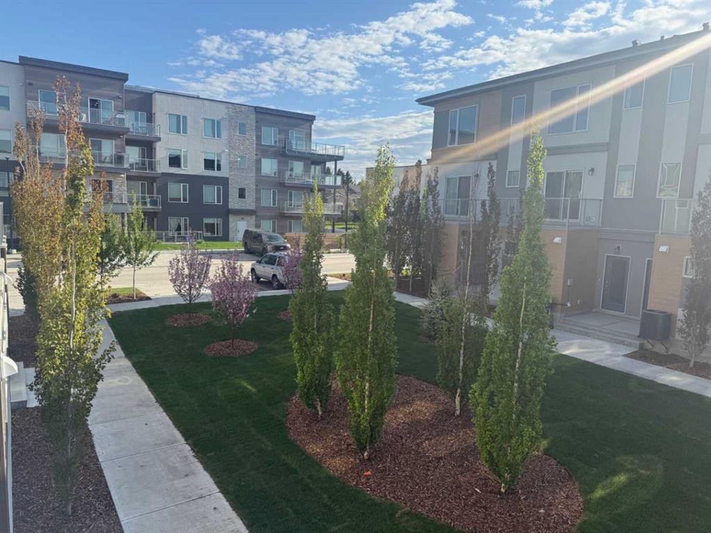212 Shawnee Square Sw, Calgary, AB - Outdoor