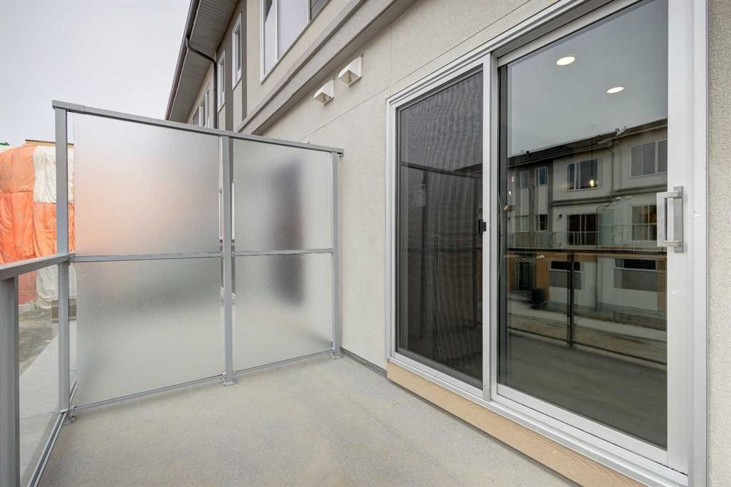 212 Shawnee Square Sw, Calgary, AB - Outdoor With Exterior