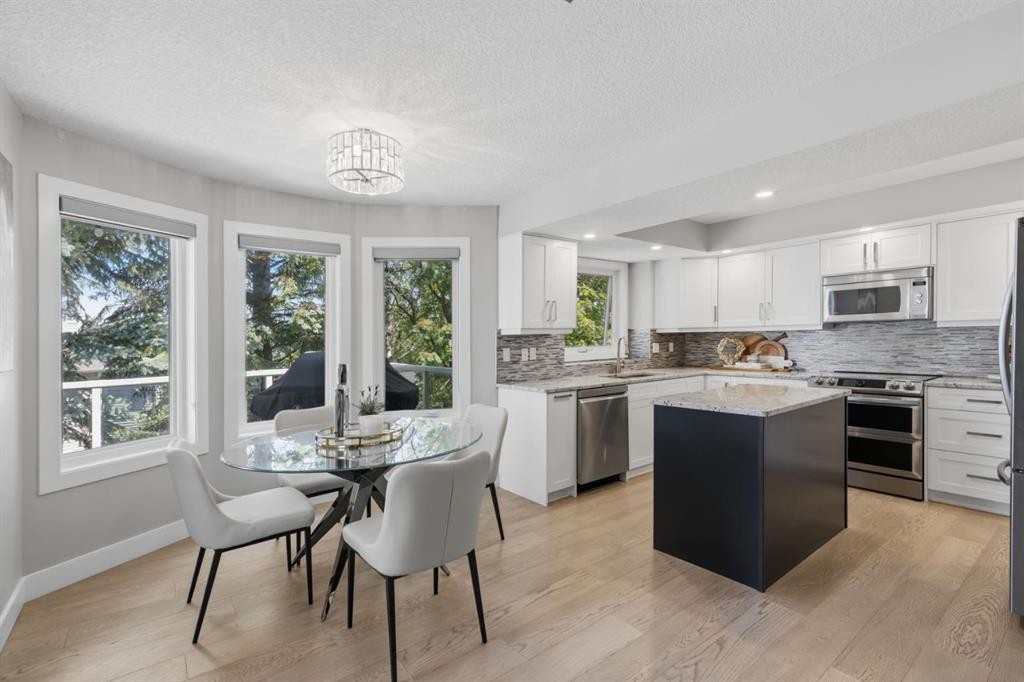 30 Strathcona Road Sw, Calgary, AB - Indoor