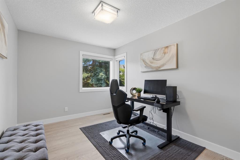 30 Strathcona Road Sw, Calgary, AB - Indoor Photo Showing Office