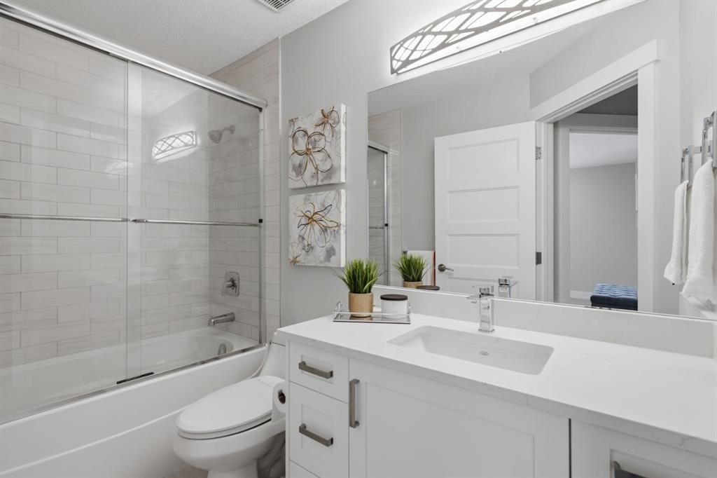 30 Strathcona Road Sw, Calgary, AB - Indoor Photo Showing Bathroom