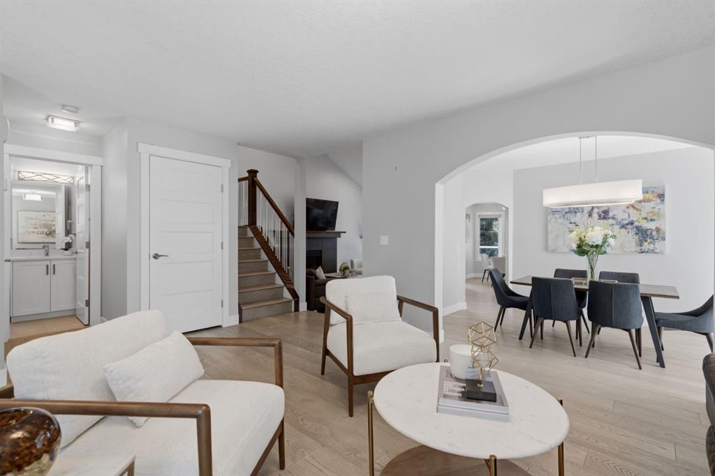 30 Strathcona Road Sw, Calgary, AB - Indoor Photo Showing Living Room