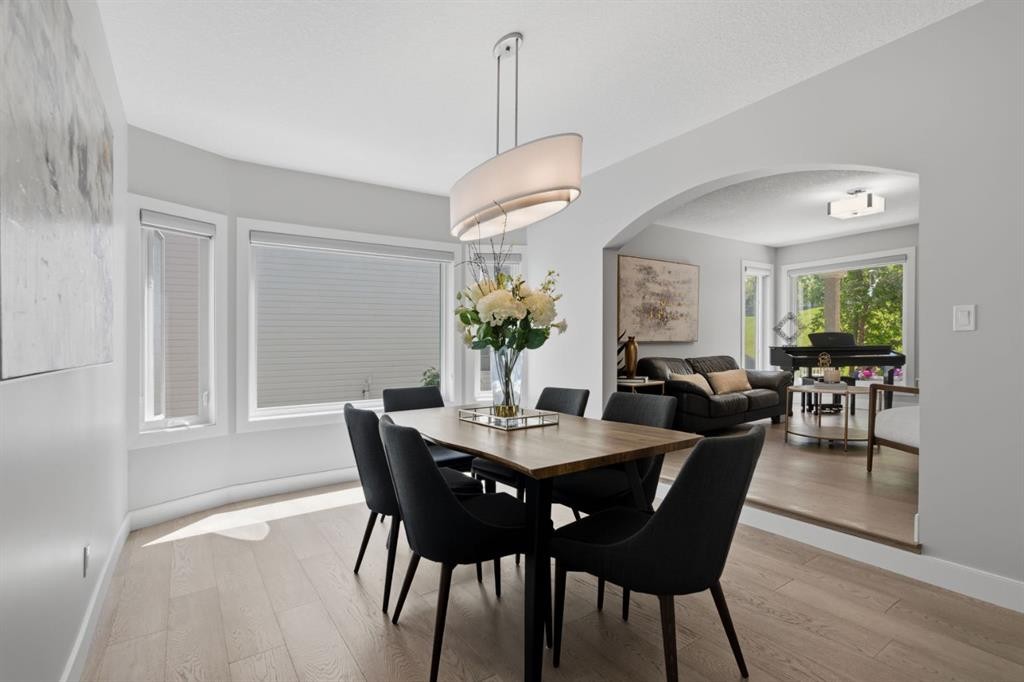 30 Strathcona Road Sw, Calgary, AB - Indoor Photo Showing Dining Room