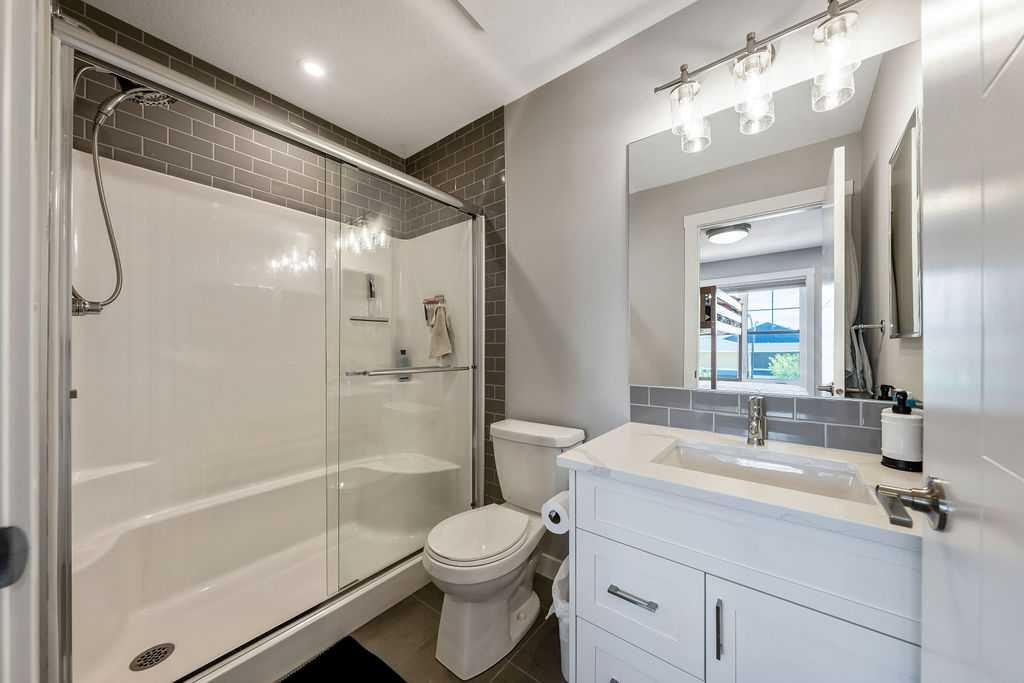 869 Cranston Avenue Se, Calgary, AB - Indoor Photo Showing Bathroom