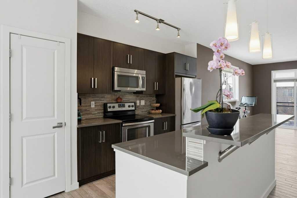349 Walden Drive Se, Calgary, AB