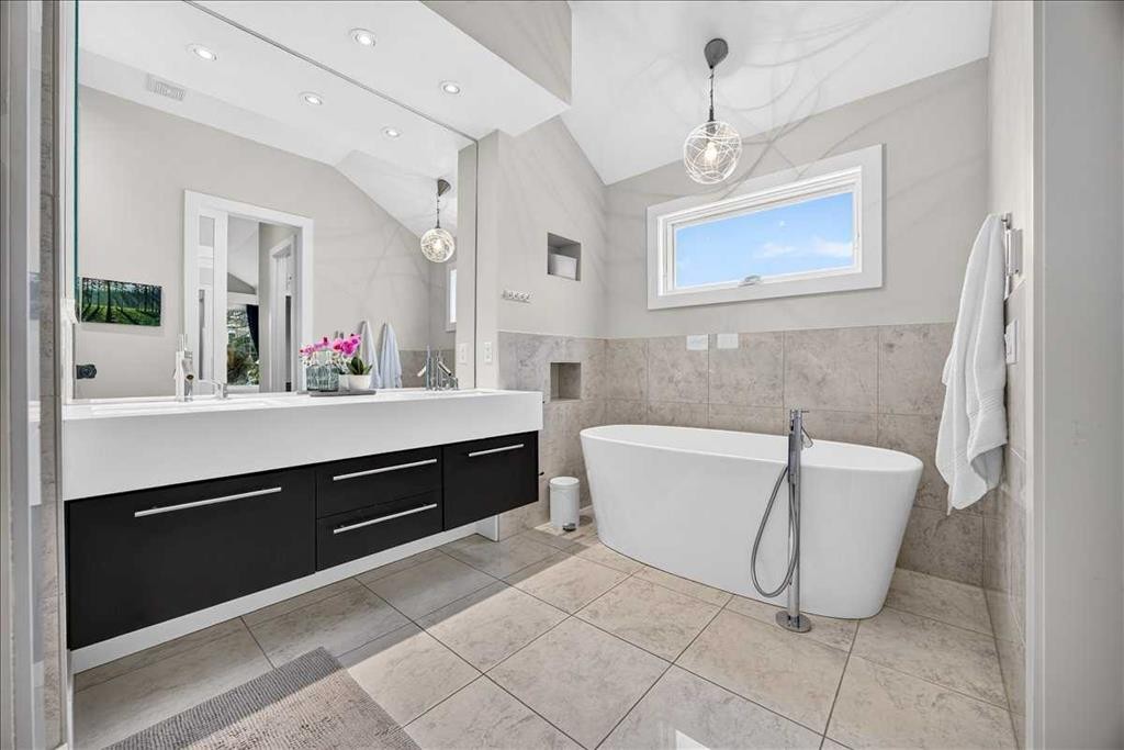 3815 7A Street Sw, Calgary, AB