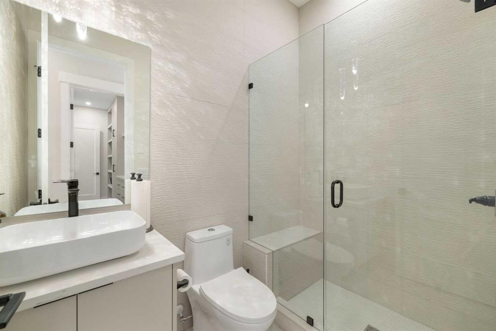 14 Opal Place, Balzac, AB - Indoor Photo Showing Bathroom
