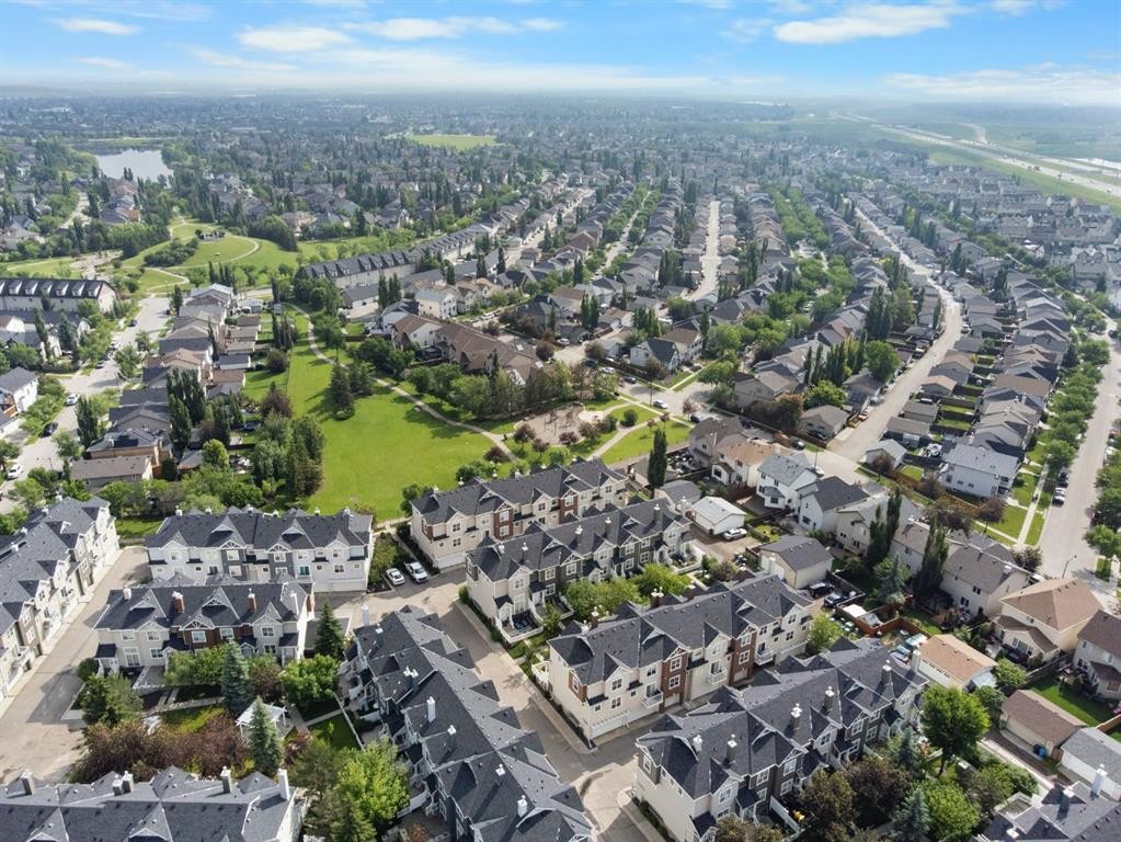 361 Elgin Gardens Se, Calgary, AB