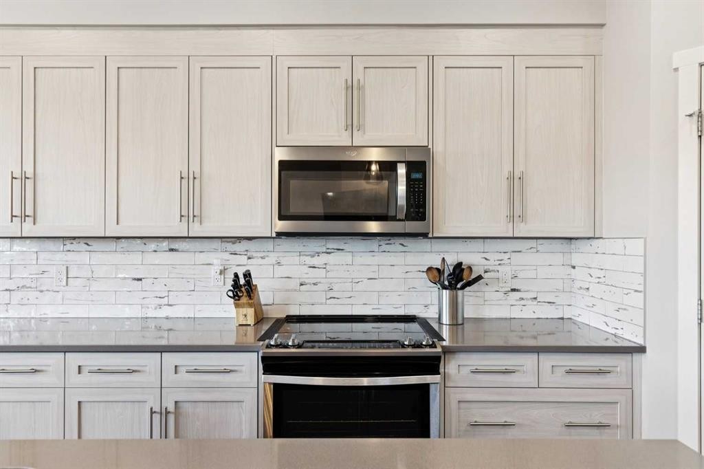 57 Crestridge Bay Sw, Calgary, AB