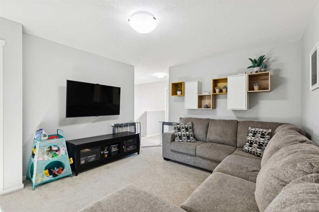 57 Crestridge Bay Sw, Calgary, AB