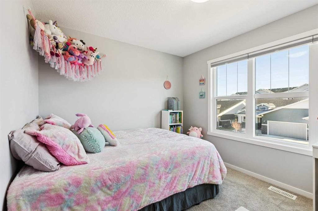 57 Crestridge Bay Sw, Calgary, AB