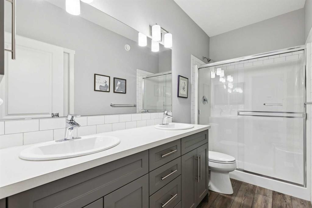 57 Crestridge Bay Sw, Calgary, AB