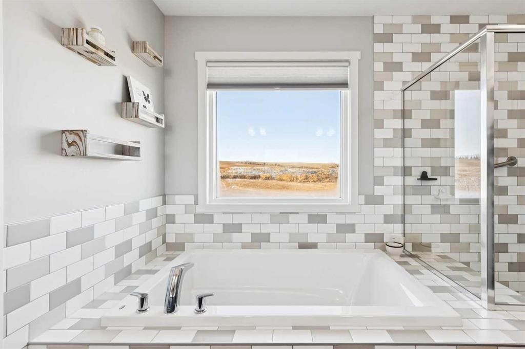 57 Crestridge Bay Sw, Calgary, AB