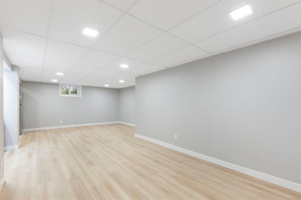 69 Winslow Crescent Sw, Calgary, AB - Indoor