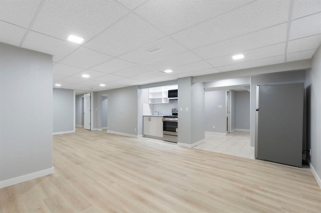 69 Winslow Crescent Sw, Calgary, AB - Indoor