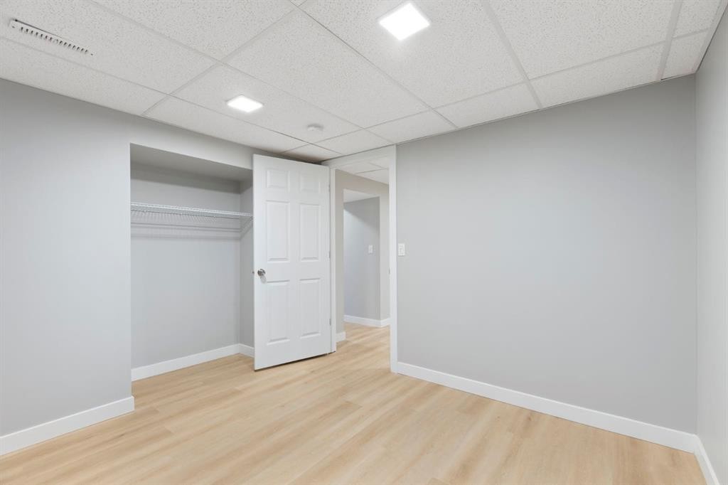 69 Winslow Crescent Sw, Calgary, AB - Indoor Photo Showing Other Room