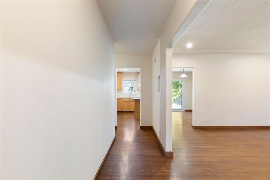 69 Winslow Crescent Sw, Calgary, AB - Indoor Photo Showing Other Room