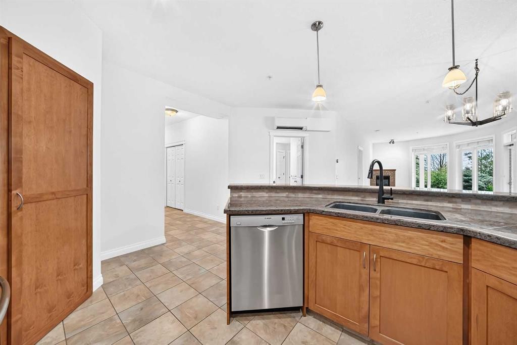 103-4 Hemlock Crescent Sw, Calgary, AB