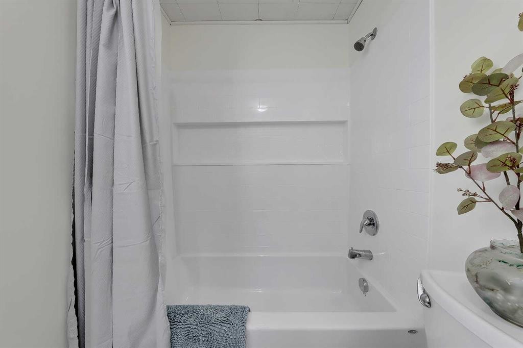 7443 Ogden Road Se, Calgary, AB