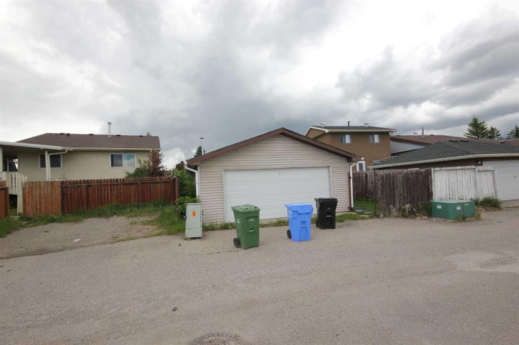 379 Falmere Road Ne, Calgary, AB