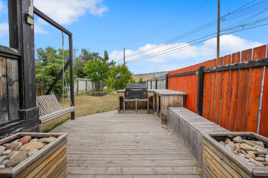 2714 74 Avenue Se, Calgary, AB