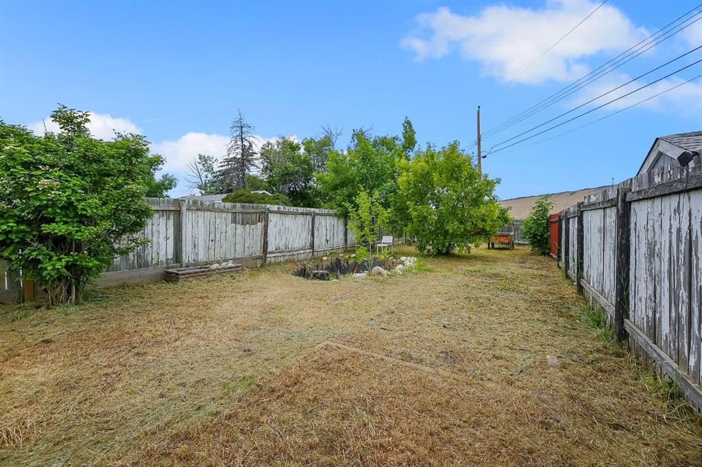 2714 74 Avenue Se, Calgary, AB
