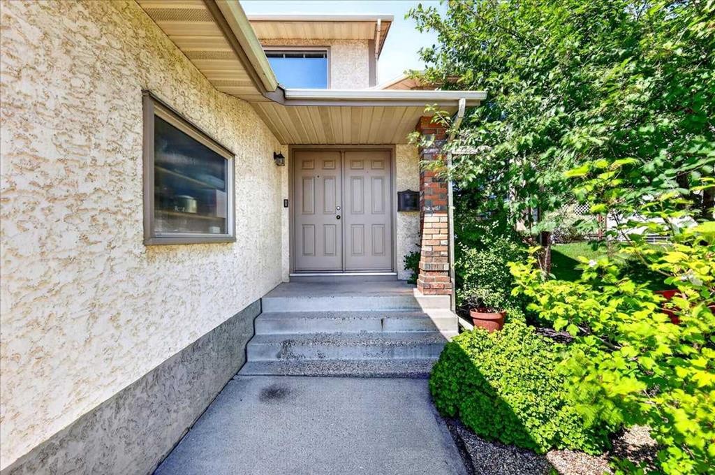 14 Hawkdale Gate Nw, Calgary, AB