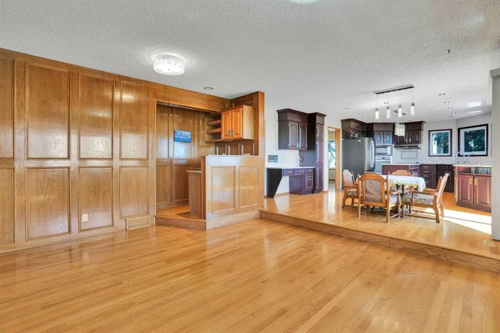88 Edelweiss Drive Nw, Calgary, AB