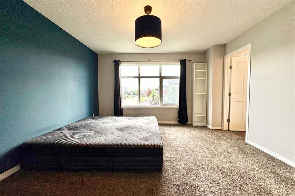 21 Walden Square Se, Calgary, AB