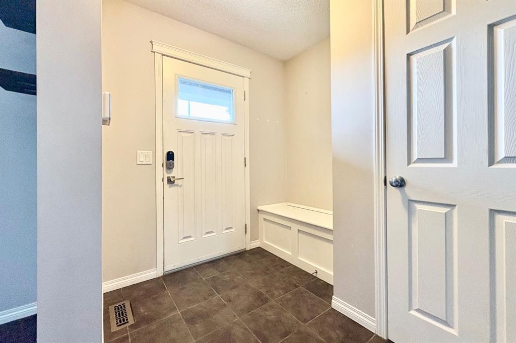 21 Walden Square Se, Calgary, AB