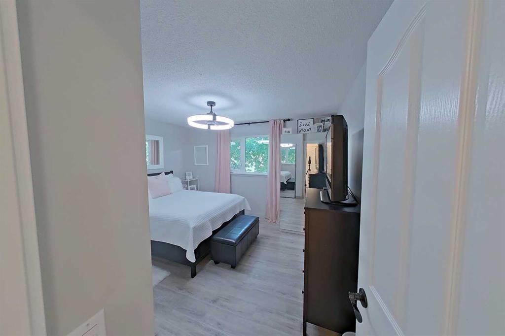 6803 24 Avenue Ne, Calgary, AB