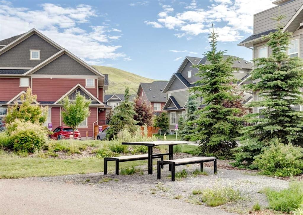 408 Cranbrook Square Se, Calgary, AB