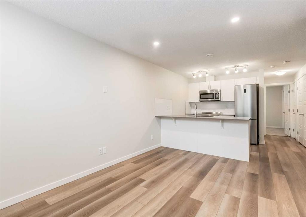 408 Cranbrook Square Se, Calgary, AB