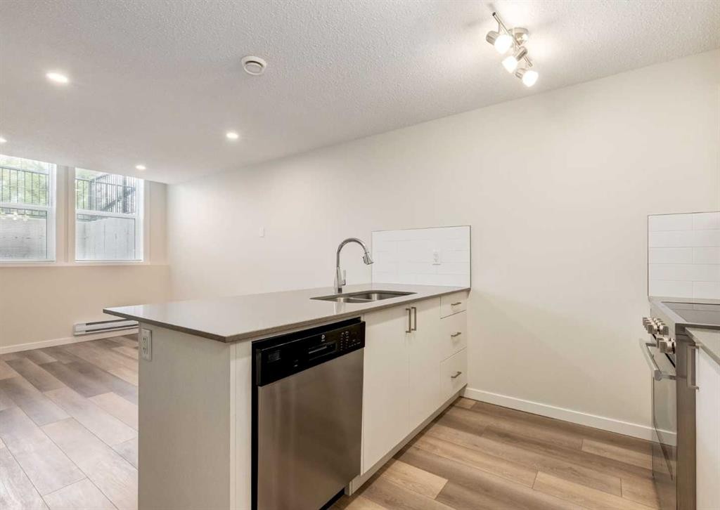 408 Cranbrook Square Se, Calgary, AB