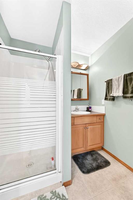 4 Strathford Place, Strathmore, AB