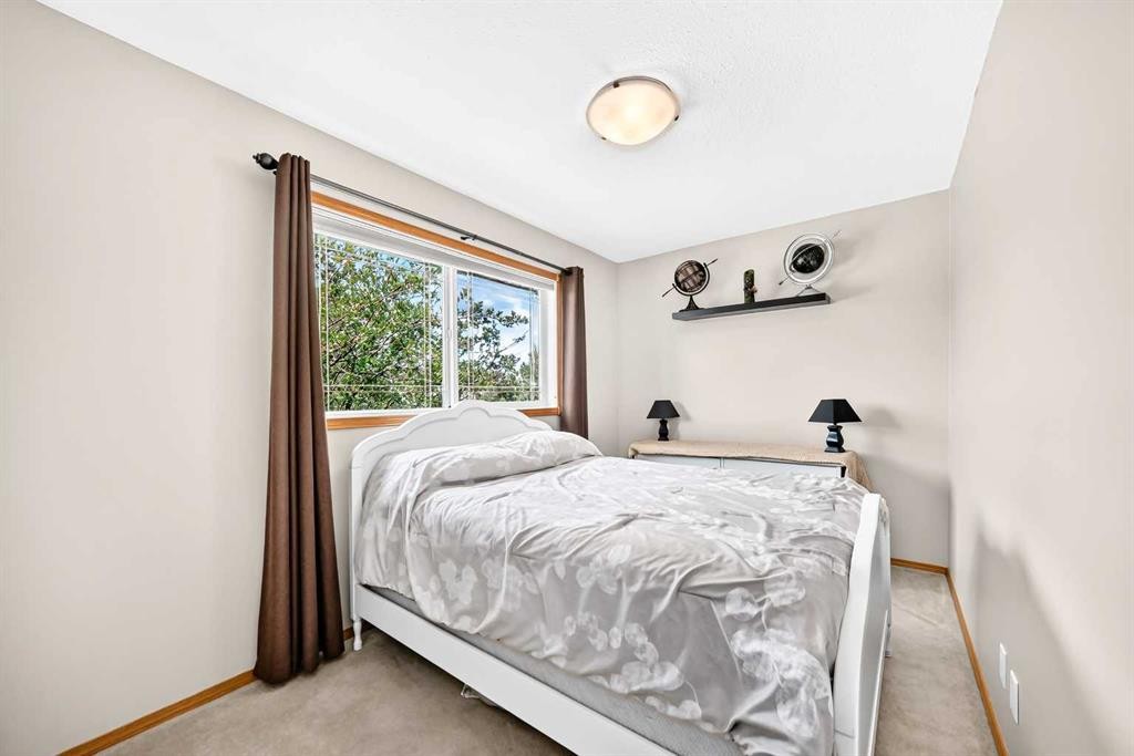 4 Strathford Place, Strathmore, AB