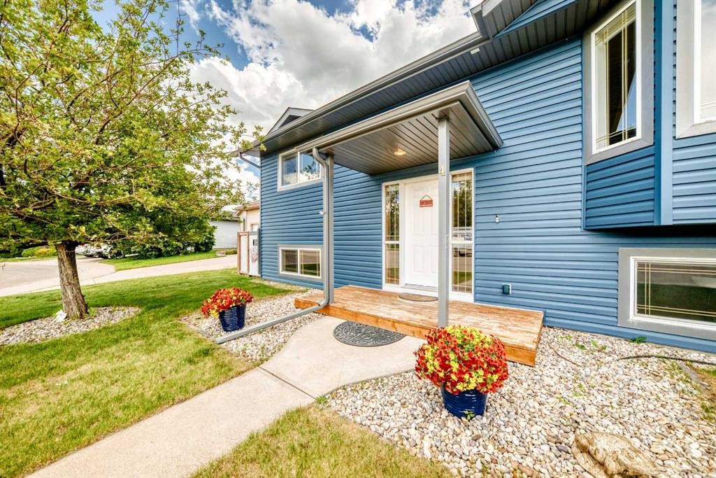 4 Strathford Place, Strathmore, AB