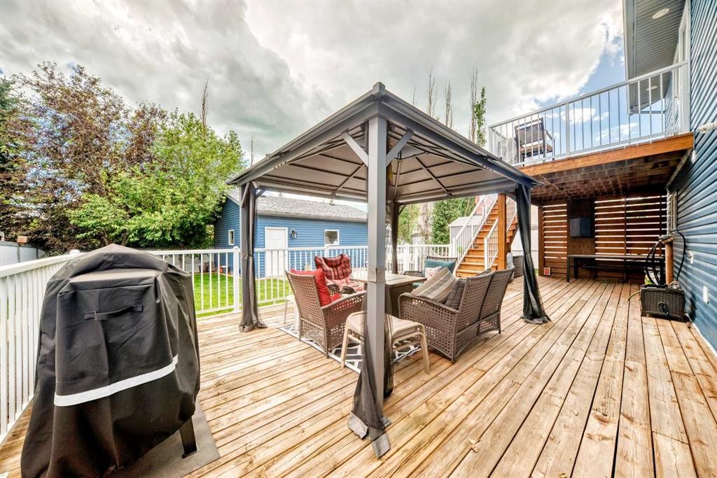 4 Strathford Place, Strathmore, AB