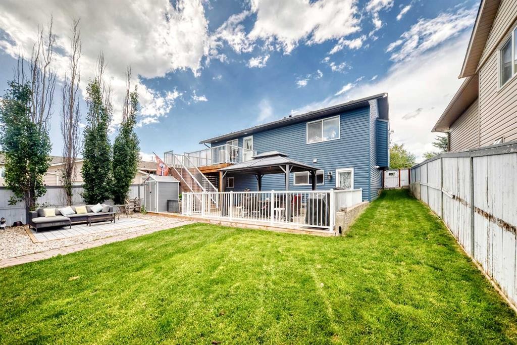 4 Strathford Place, Strathmore, AB