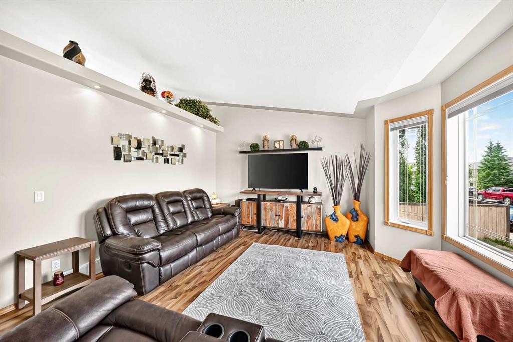 4 Strathford Place, Strathmore, AB