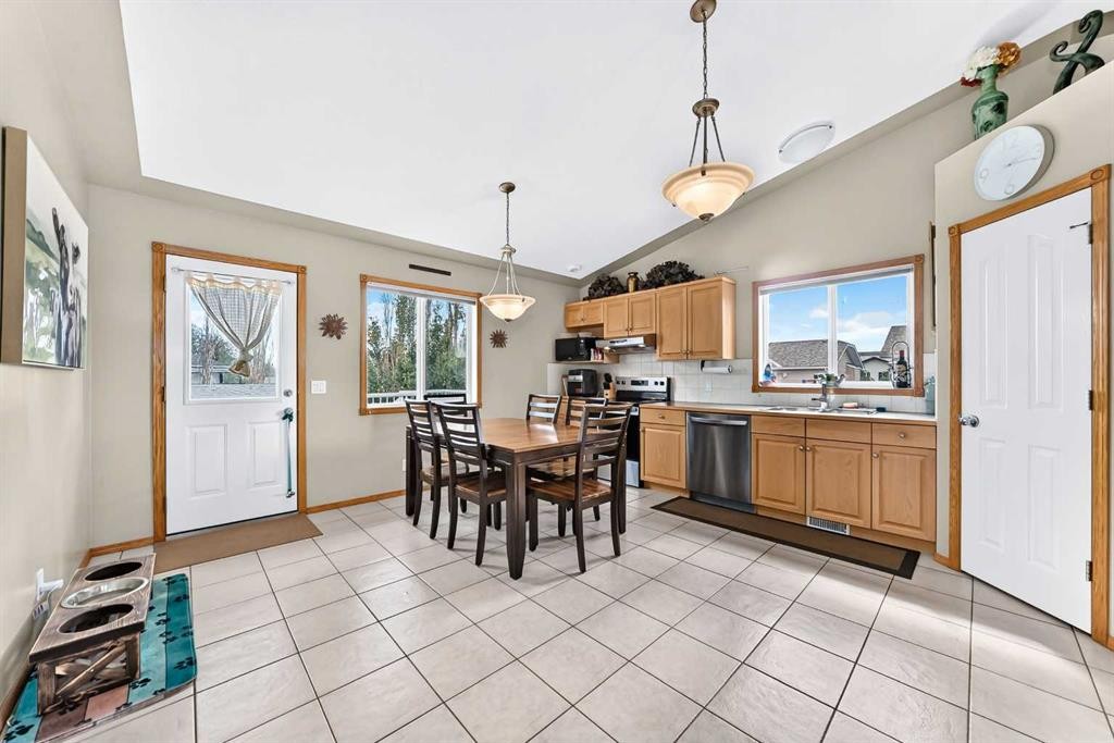 4 Strathford Place, Strathmore, AB